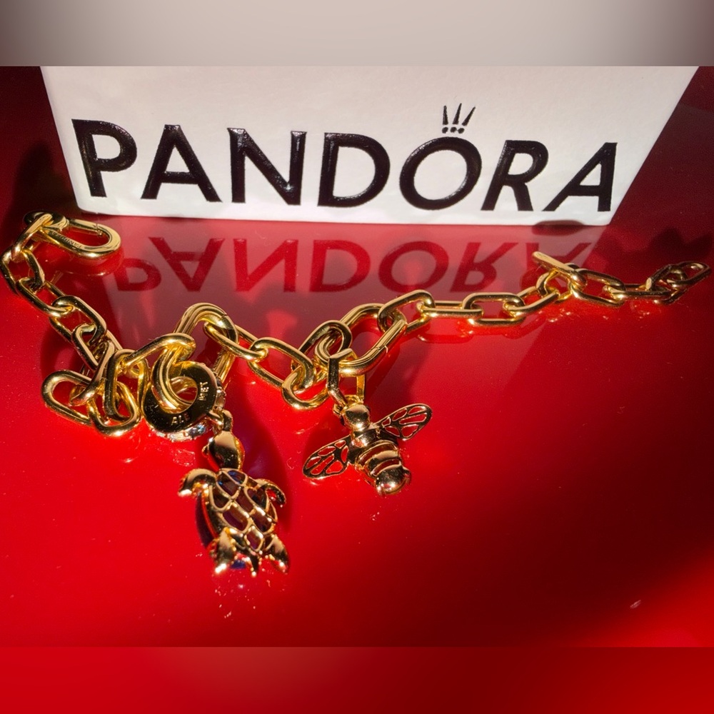 ✨ Authentic Pandora 8” Gold Link Charm Bracelet w/ Bee & Turtle Charms 💛 - Picture 13 of 15